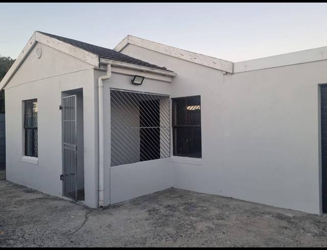 2 BEDROOM HOUSE FOR SALE IN RONDEVLEI PARK